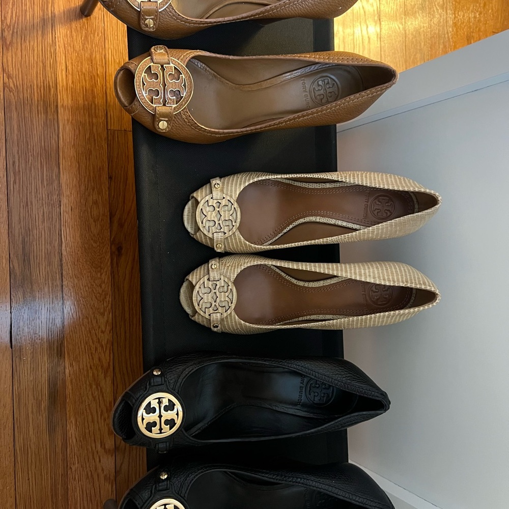 Tory Burch Women's wedge- black